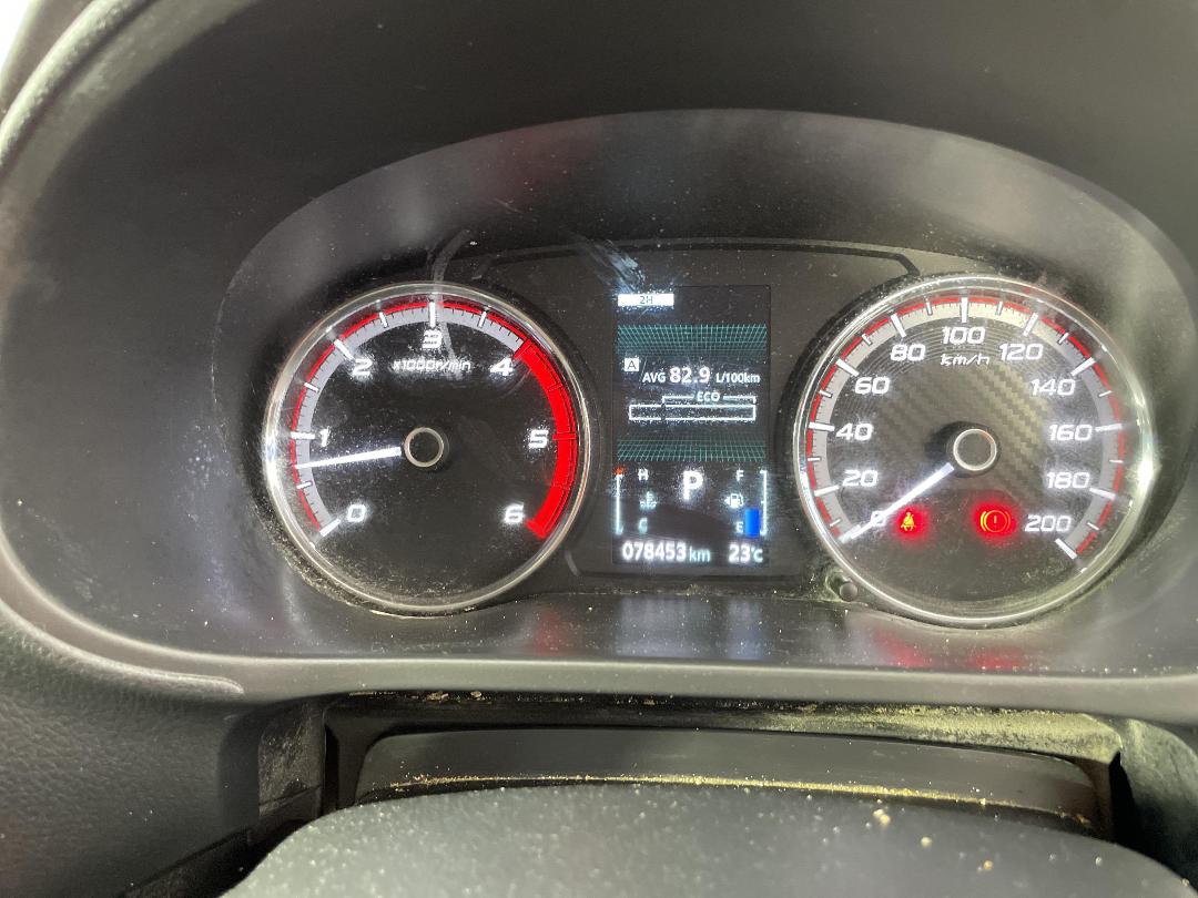 Photo '21' of Mitsubishi Triton