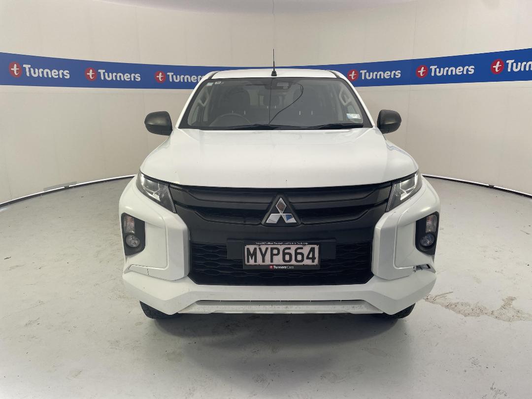 Photo '2' of Mitsubishi Triton