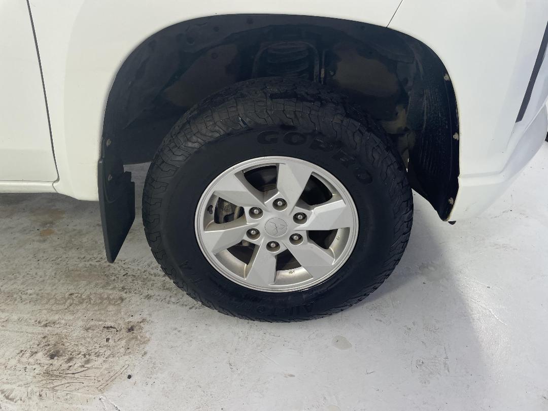 Photo '9' of Mitsubishi Triton