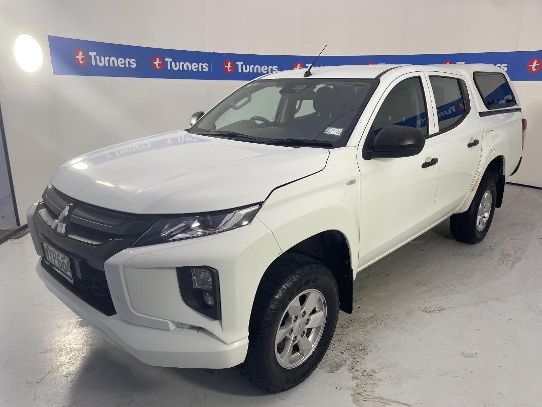 Photo '4' of Mitsubishi Triton