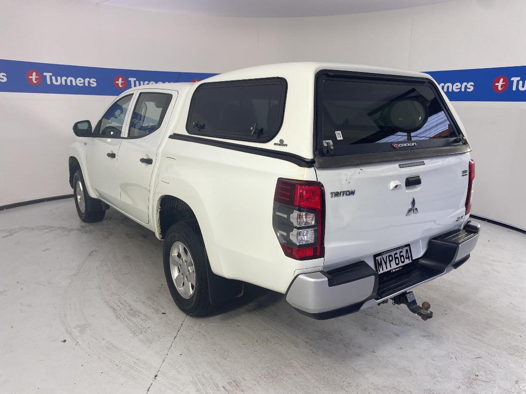 Photo '5' of Mitsubishi Triton