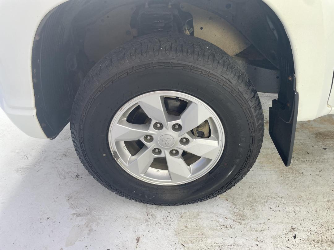 Photo '10' of Mitsubishi Triton