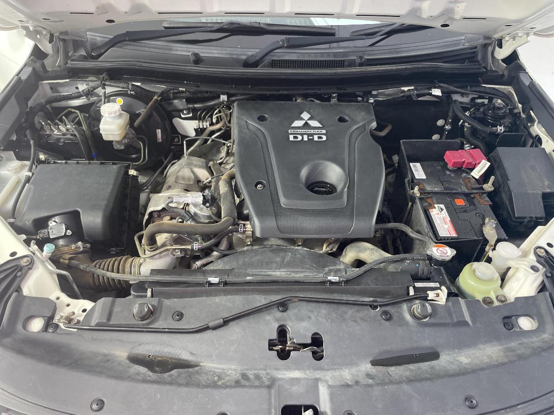 Photo '13' of Mitsubishi Triton