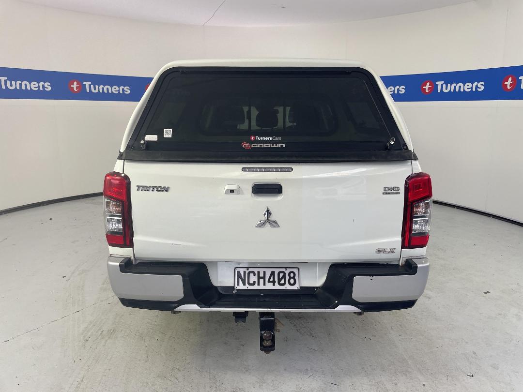 Photo '6' of Mitsubishi Triton