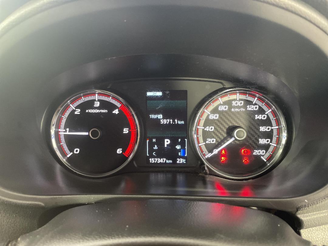 Photo '21' of Mitsubishi Triton