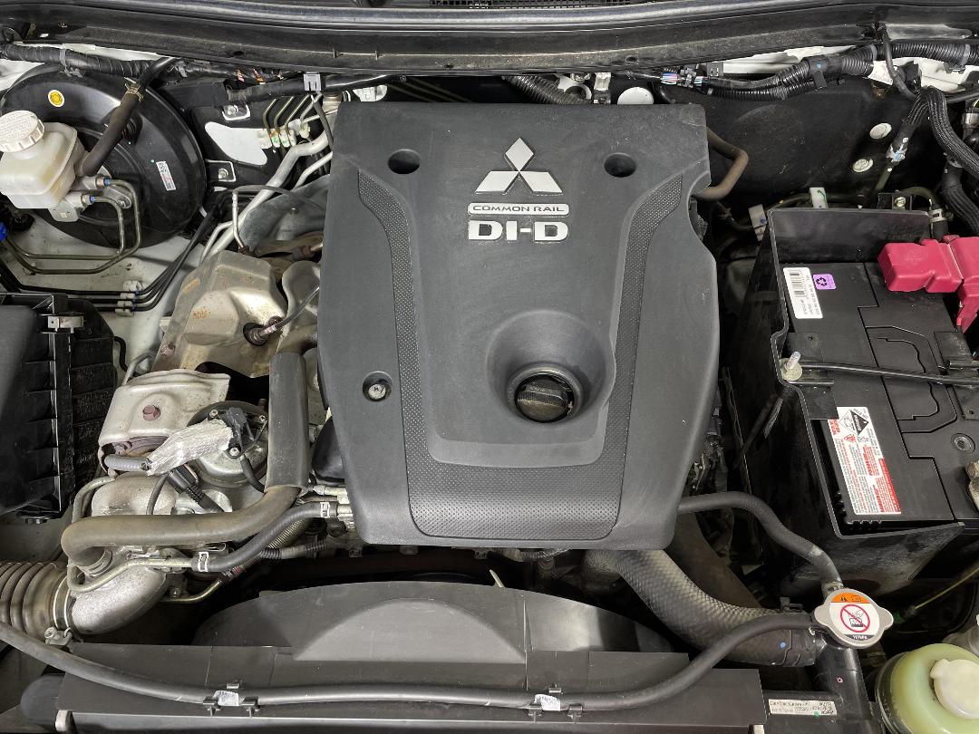 Photo '13' of Mitsubishi Triton