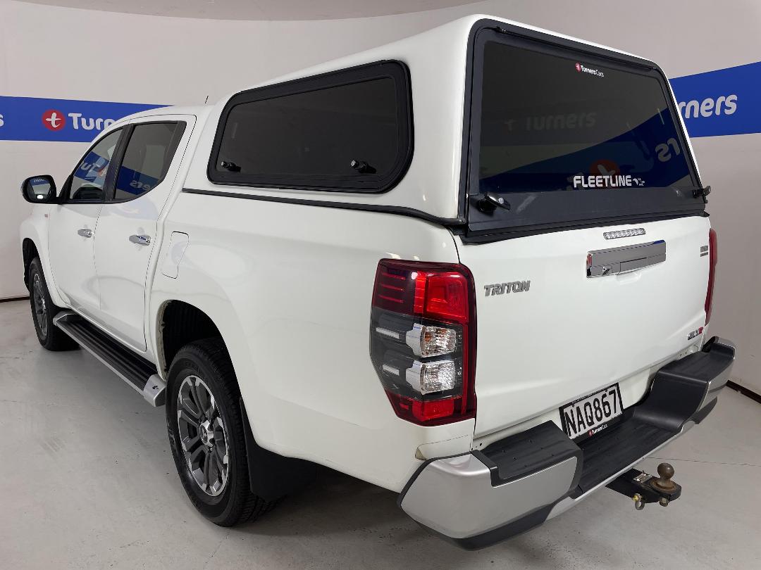 Photo '5' of Mitsubishi Triton