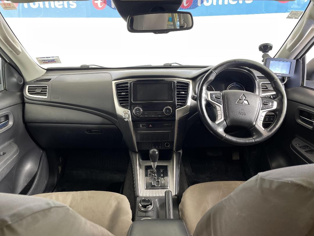 Photo '17' of Mitsubishi Triton