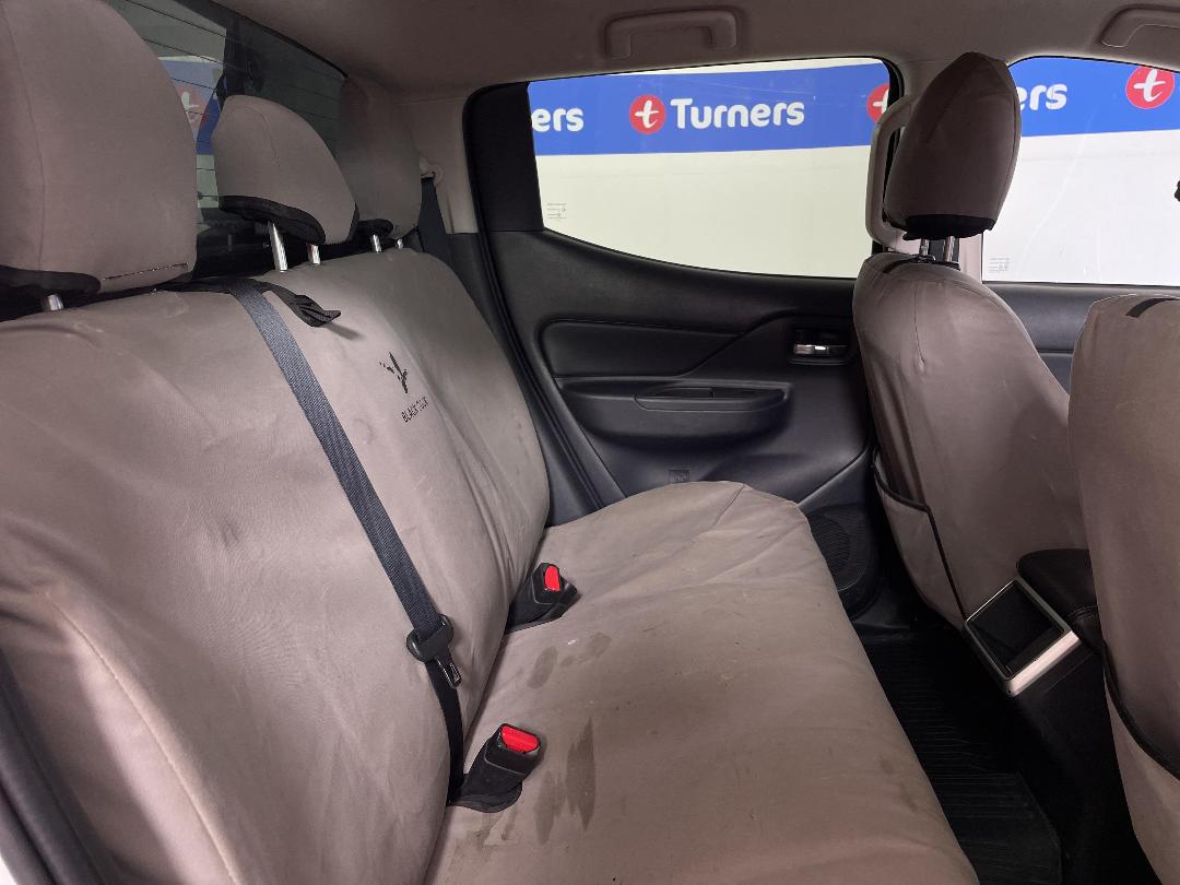 Photo '20' of Mitsubishi Triton