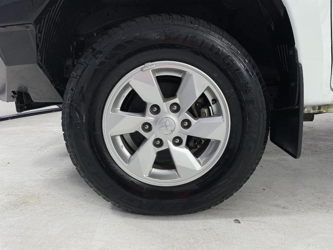 Photo '10' of Mitsubishi Triton Photo '10' of Mitsubishi Triton