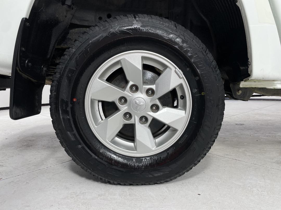 Photo '12' of Mitsubishi Triton Photo '12' of Mitsubishi Triton