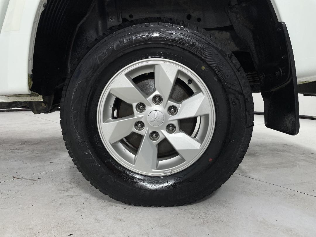 Photo '11' of Mitsubishi Triton Photo '11' of Mitsubishi Triton