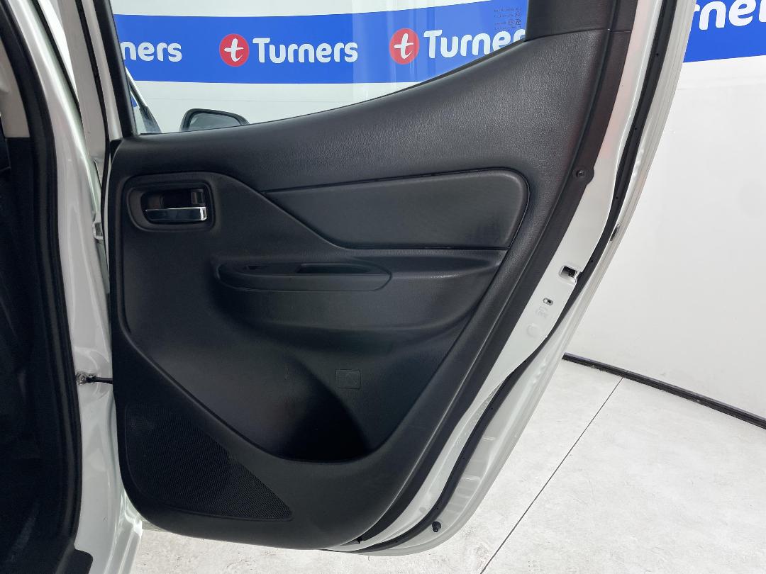 Photo '19' of Mitsubishi Triton Photo '19' of Mitsubishi Triton