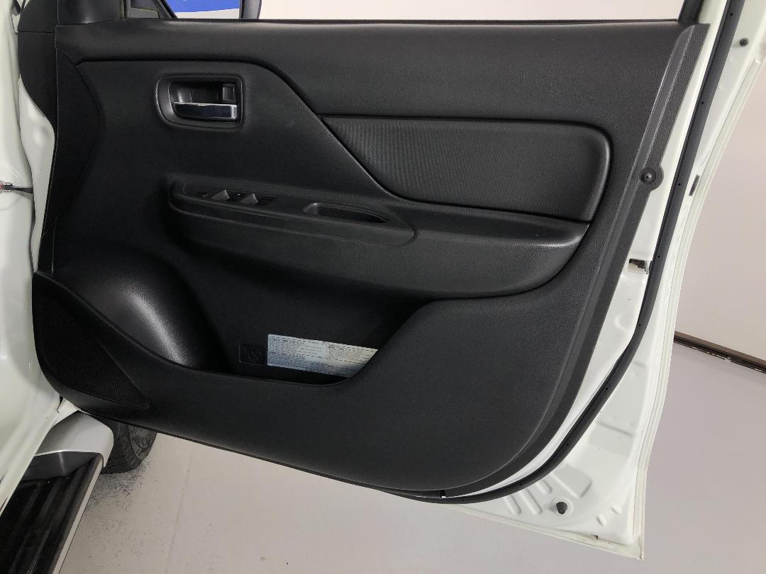 Photo '15' of Mitsubishi Triton Photo '15' of Mitsubishi Triton