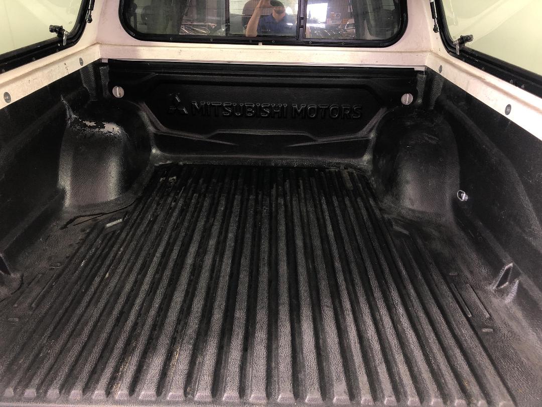 Photo '14' of Mitsubishi Triton