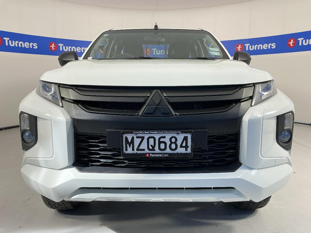 Photo '2' of Mitsubishi Triton