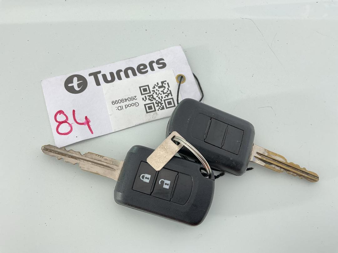 Photo '22' of Mitsubishi Triton