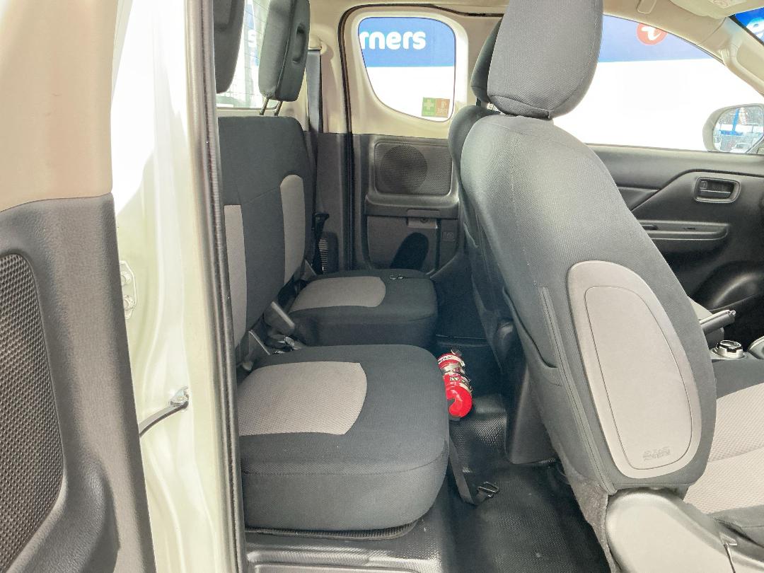 Photo '20' of Mitsubishi Triton