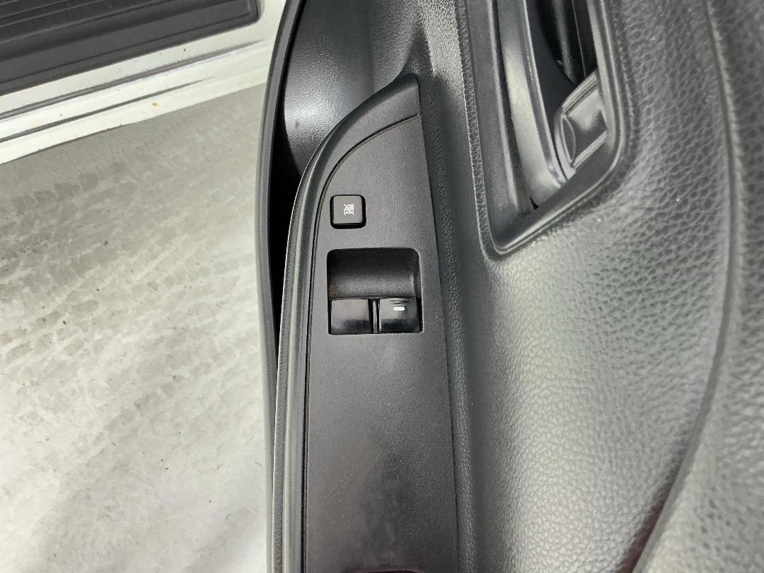 Photo '23' of Mitsubishi Triton