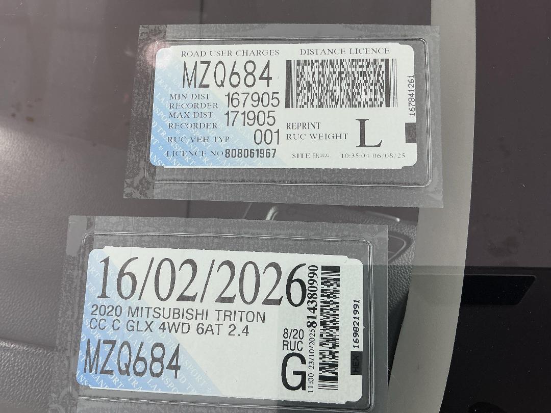 Photo '29' of Mitsubishi Triton