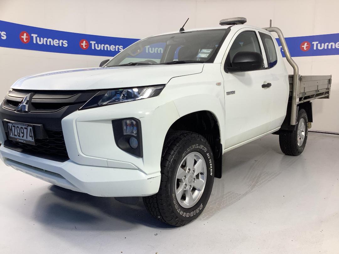 Photo '4' of Mitsubishi Triton