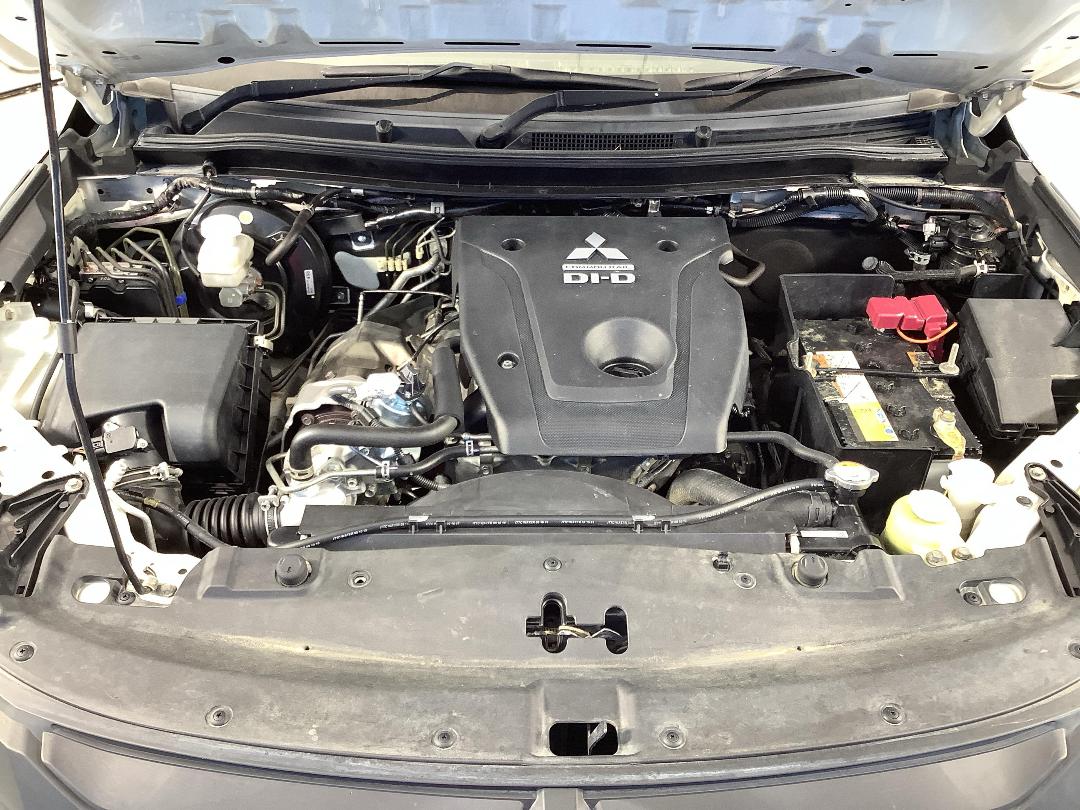 Photo '13' of Mitsubishi Triton