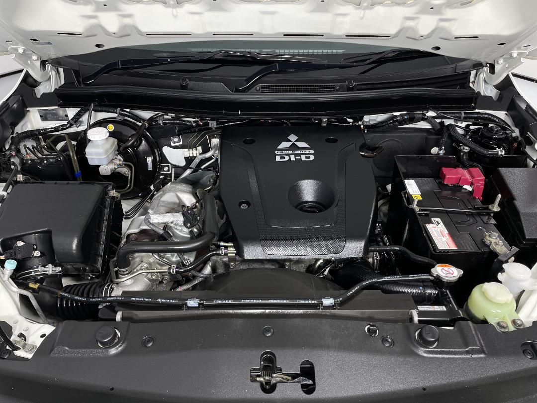 Photo '13' of Mitsubishi Triton