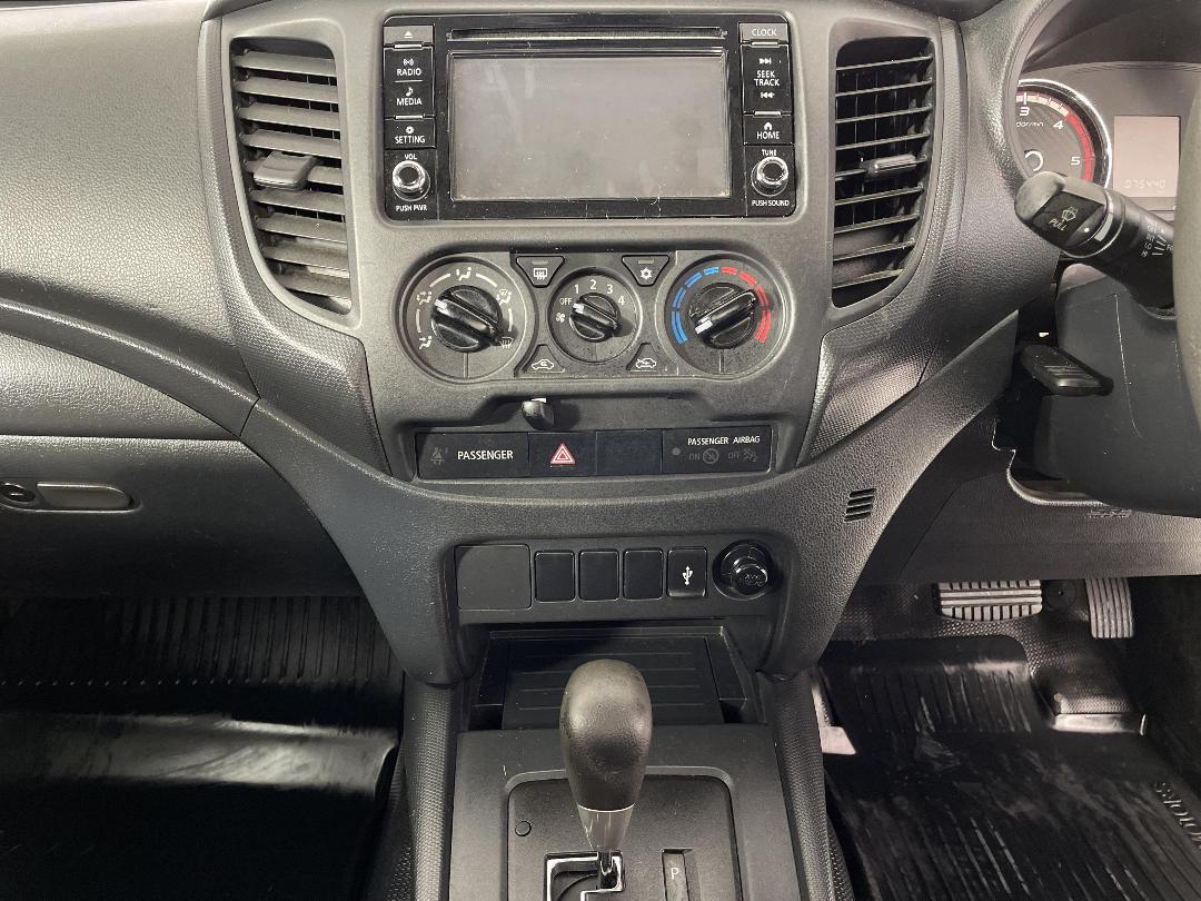 Photo '18' of Mitsubishi Triton