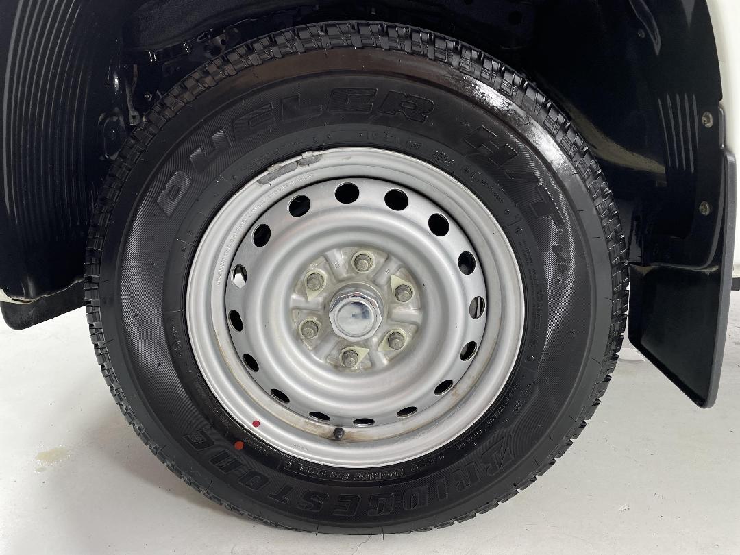 Photo '10' of Mitsubishi Triton