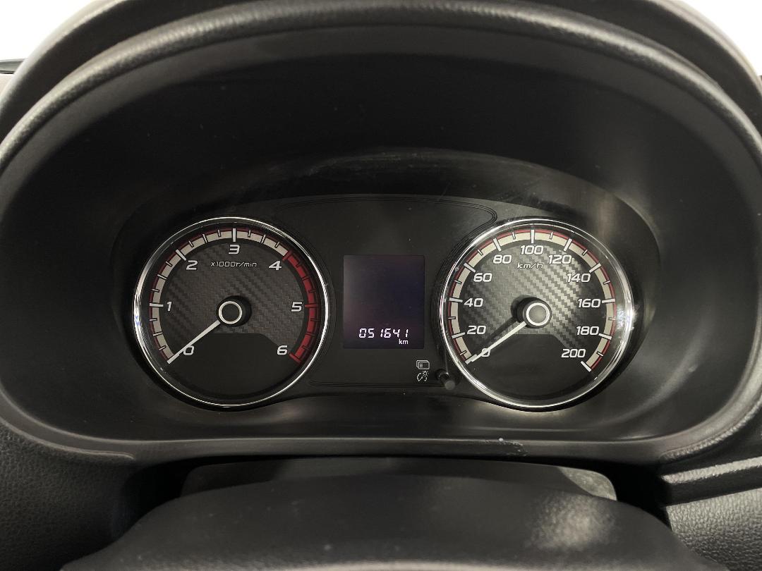 Photo '19' of Mitsubishi Triton