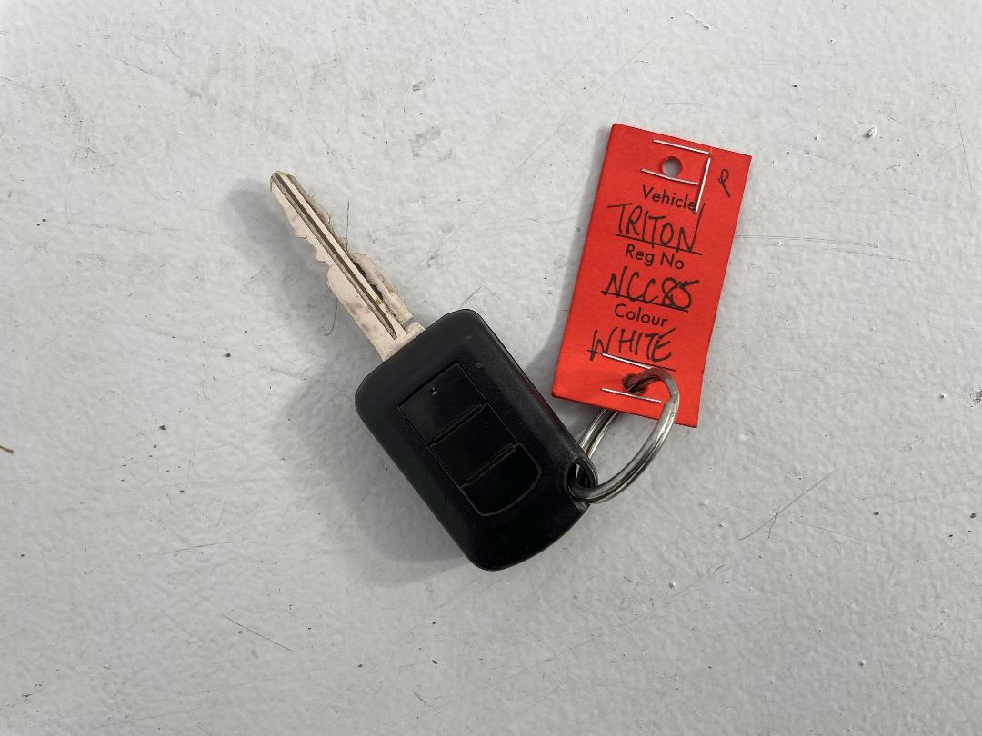 Photo '20' of Mitsubishi Triton