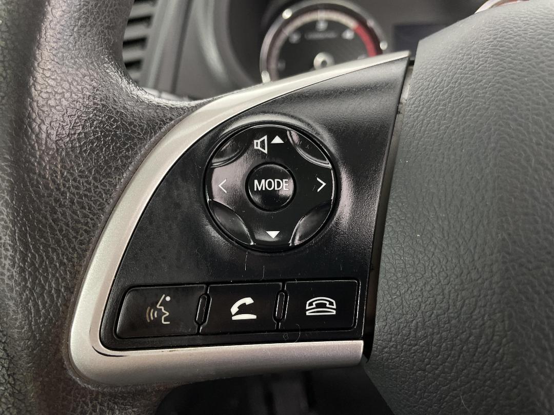 Photo '22' of Mitsubishi Triton