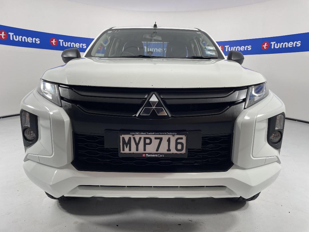 Photo '2' of Mitsubishi Triton