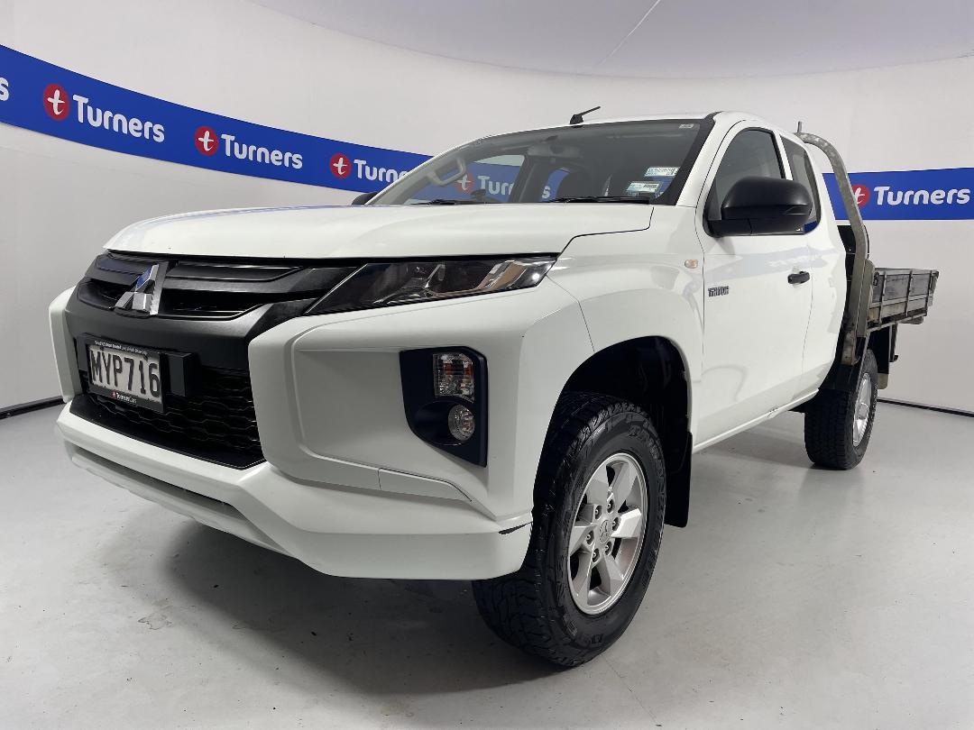 Photo '4' of Mitsubishi Triton