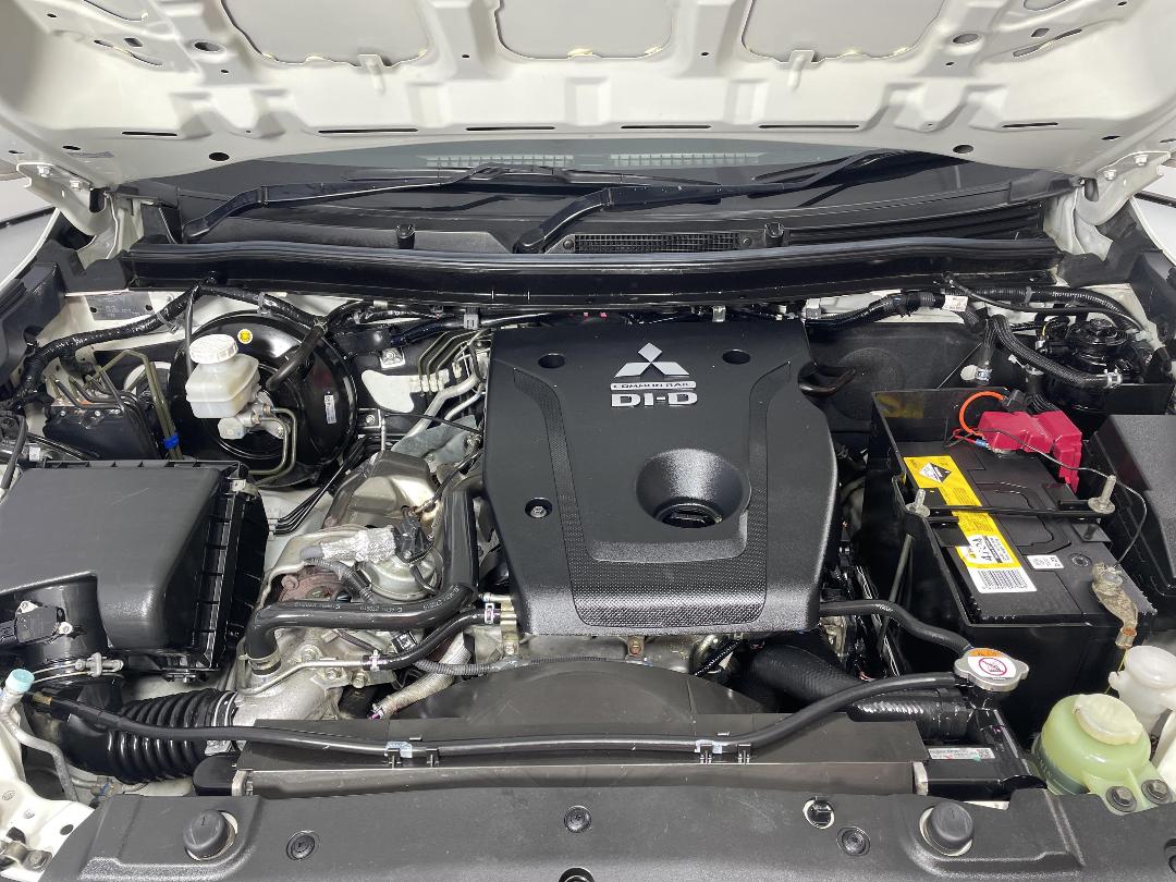 Photo '13' of Mitsubishi Triton