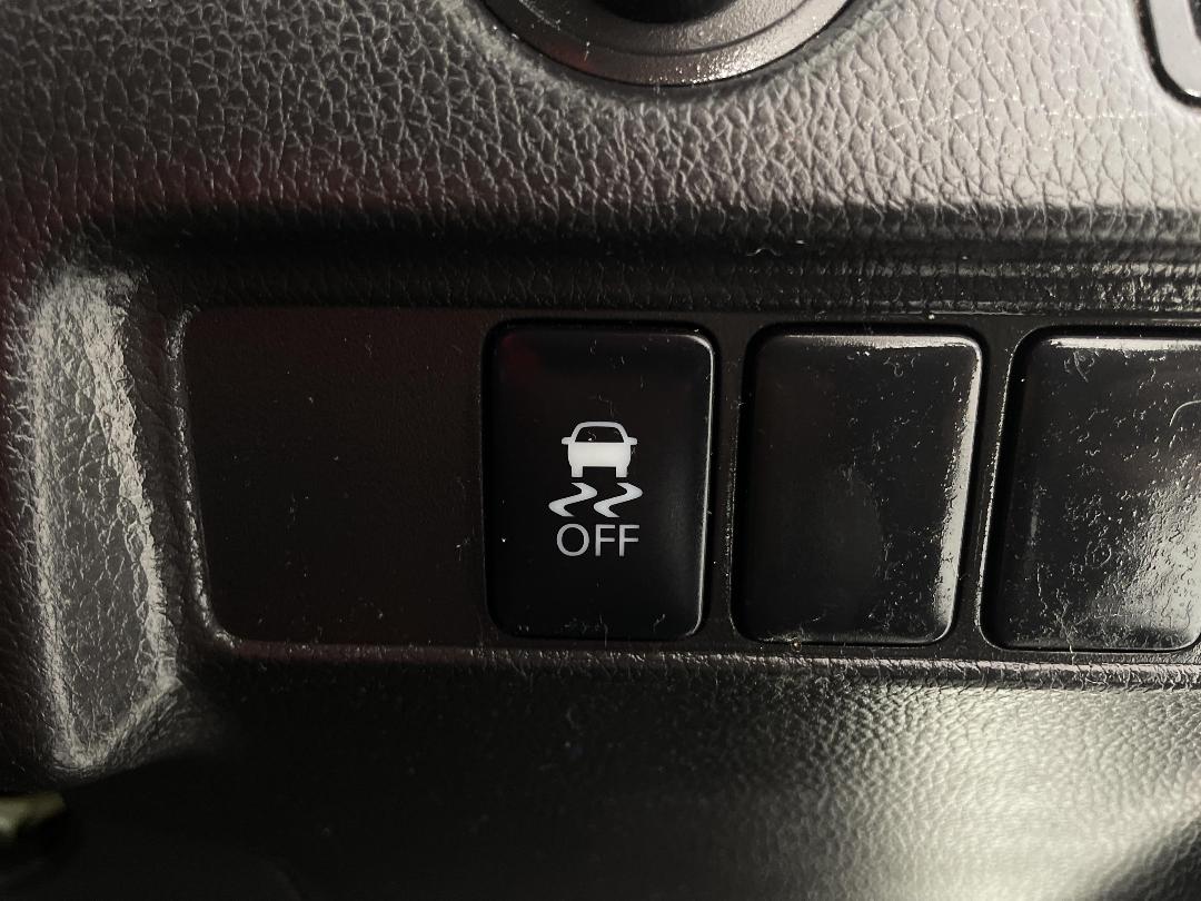 Photo '23' of Mitsubishi Triton