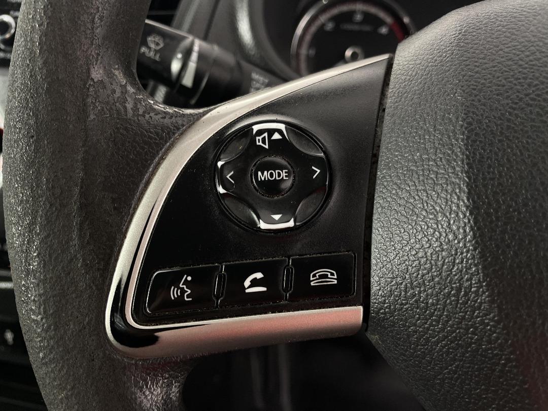 Photo '25' of Mitsubishi Triton