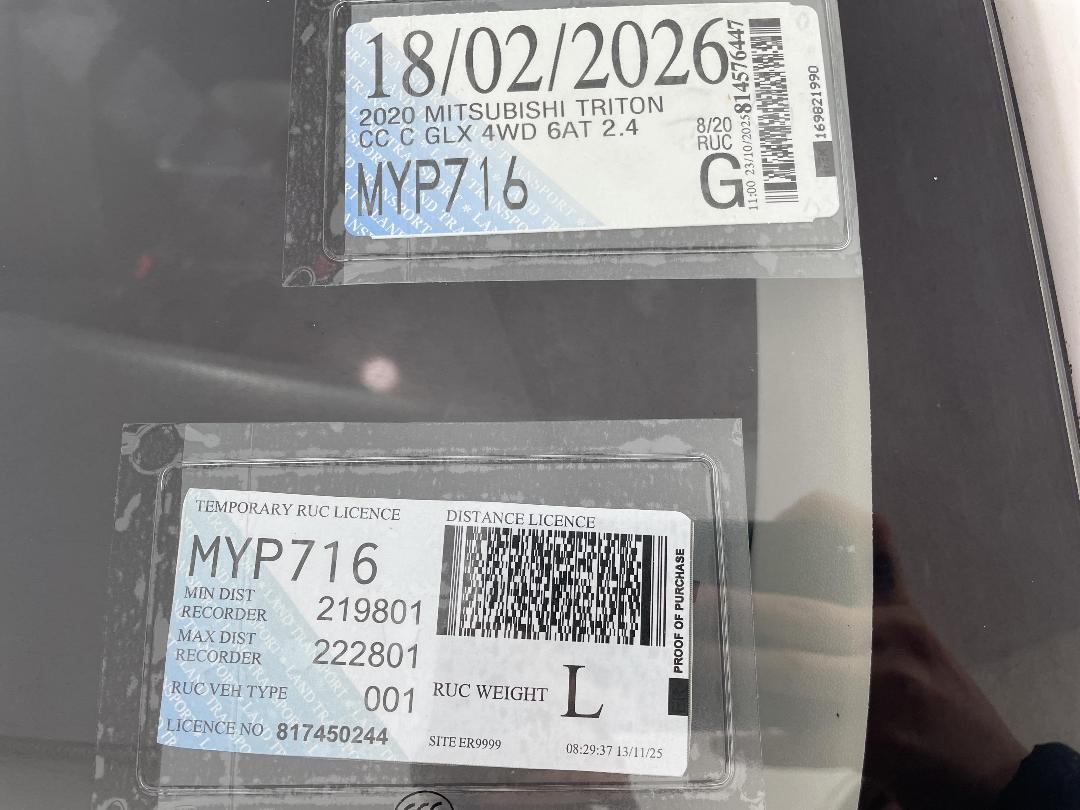 Photo '30' of Mitsubishi Triton