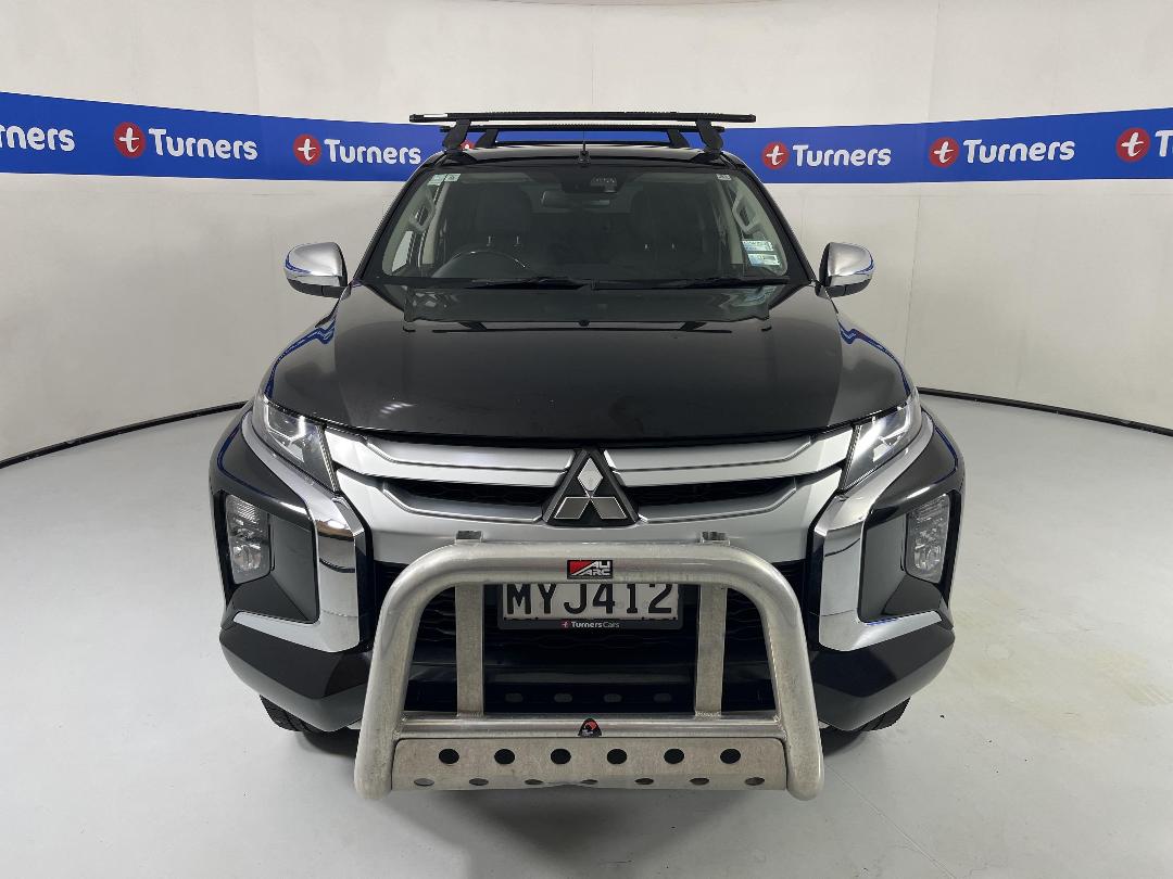 Photo '2' of Mitsubishi Triton