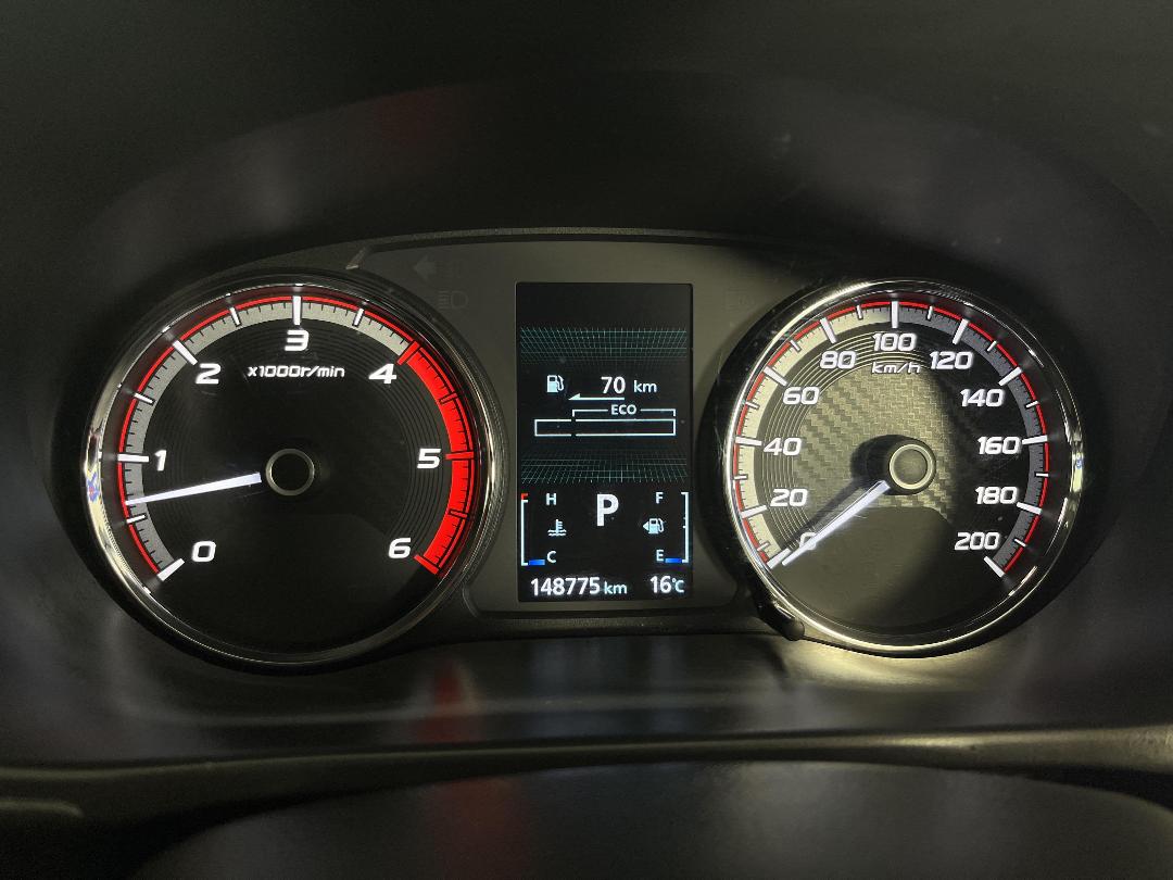 Photo '21' of Mitsubishi Triton