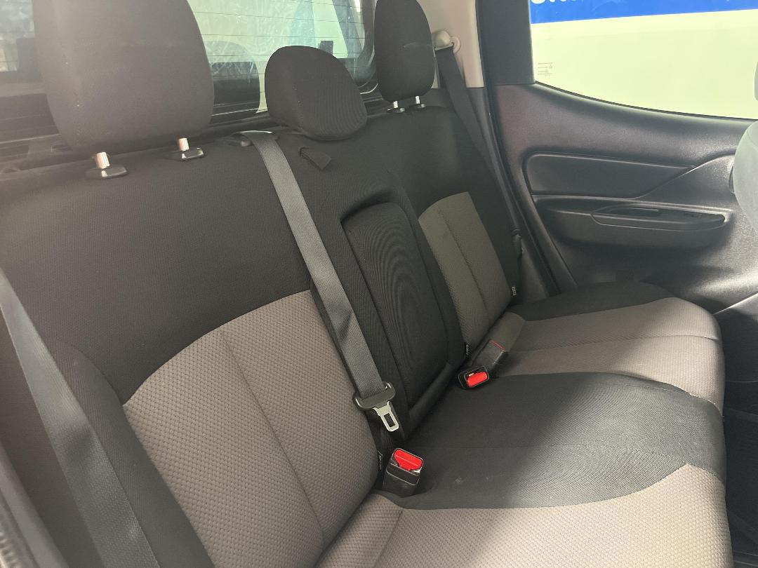 Photo '20' of Mitsubishi Triton