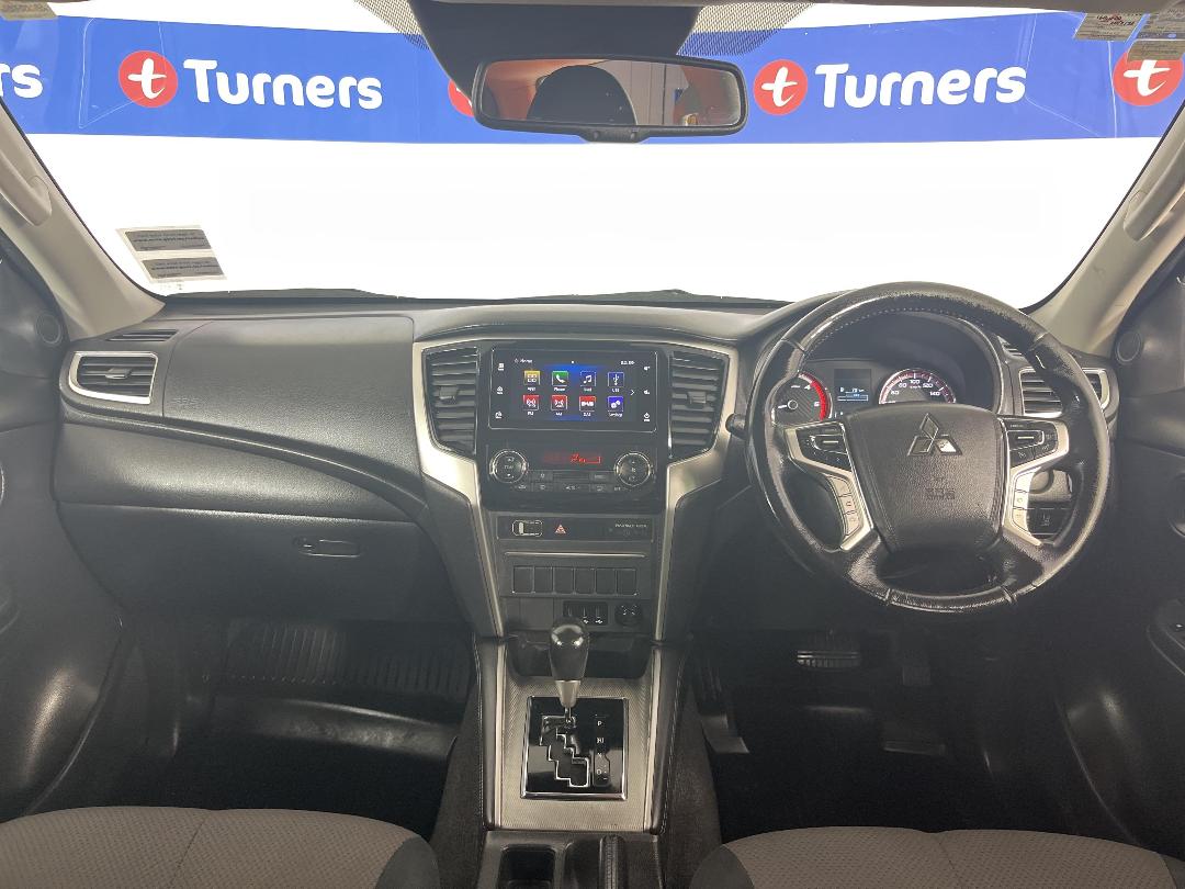 Photo '17' of Mitsubishi Triton