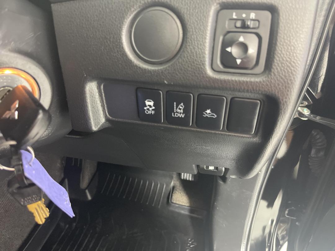 Photo '26' of Mitsubishi Triton