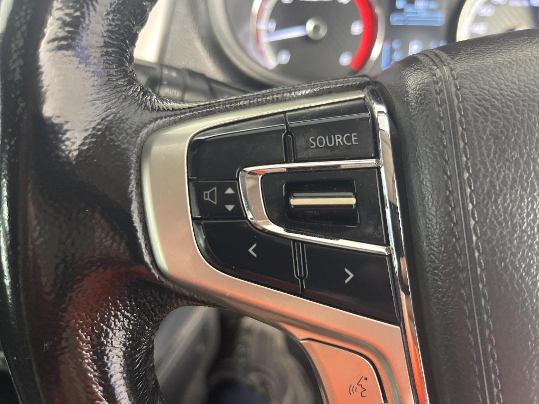 Photo '28' of Mitsubishi Triton