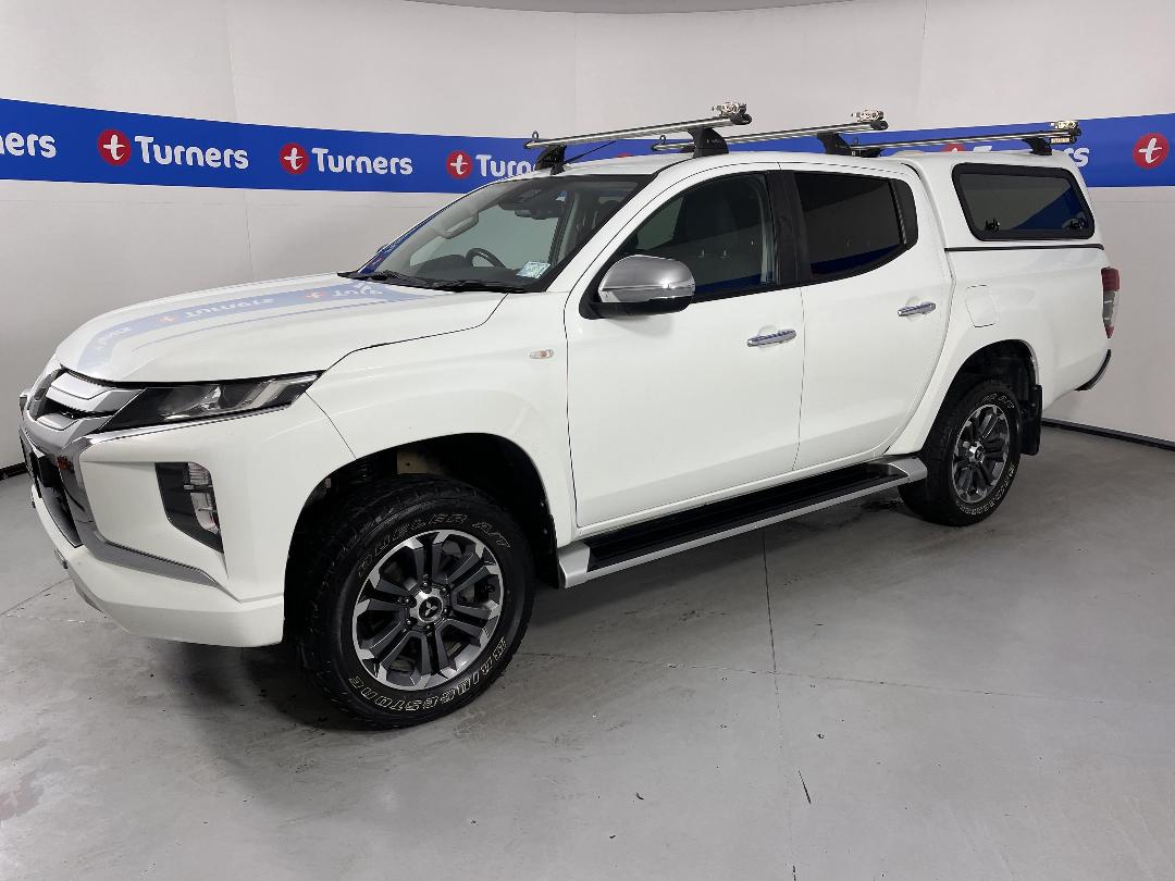 Photo '4' of Mitsubishi Triton