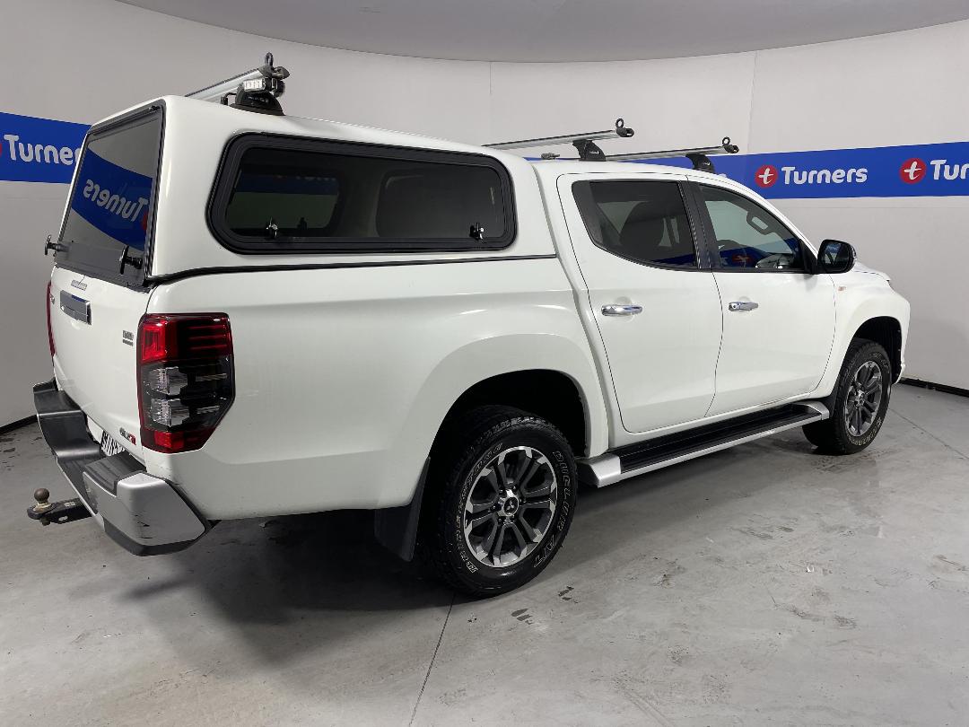 Photo '7' of Mitsubishi Triton