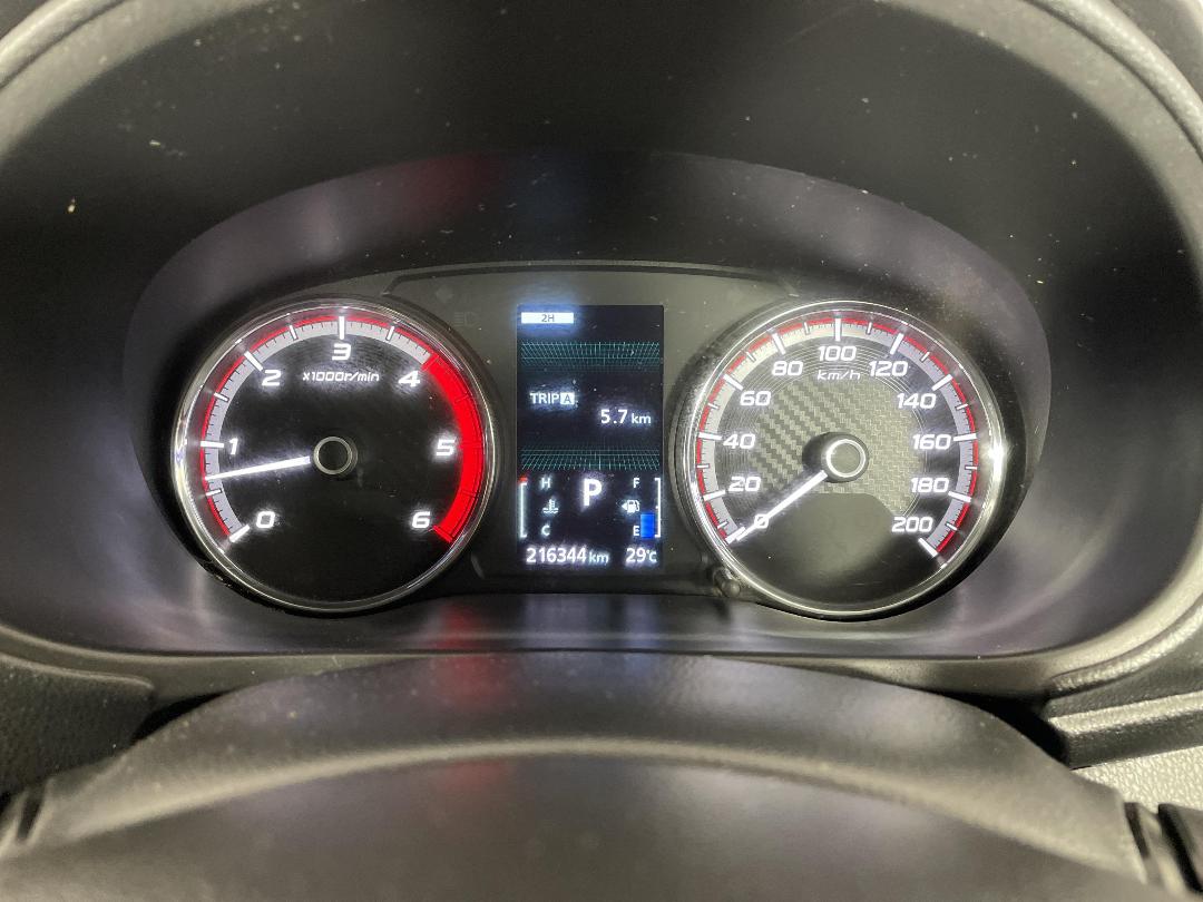 Photo '21' of Mitsubishi Triton