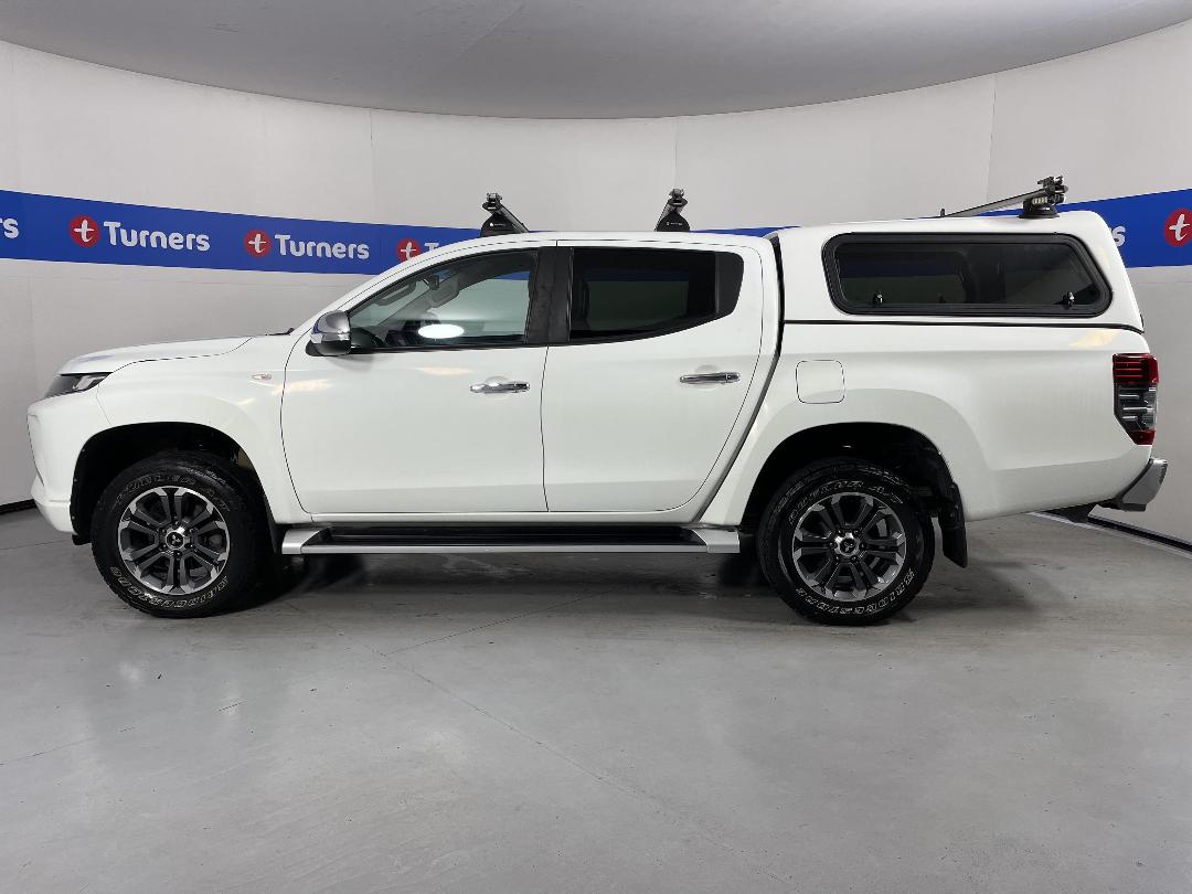 Photo '24' of Mitsubishi Triton