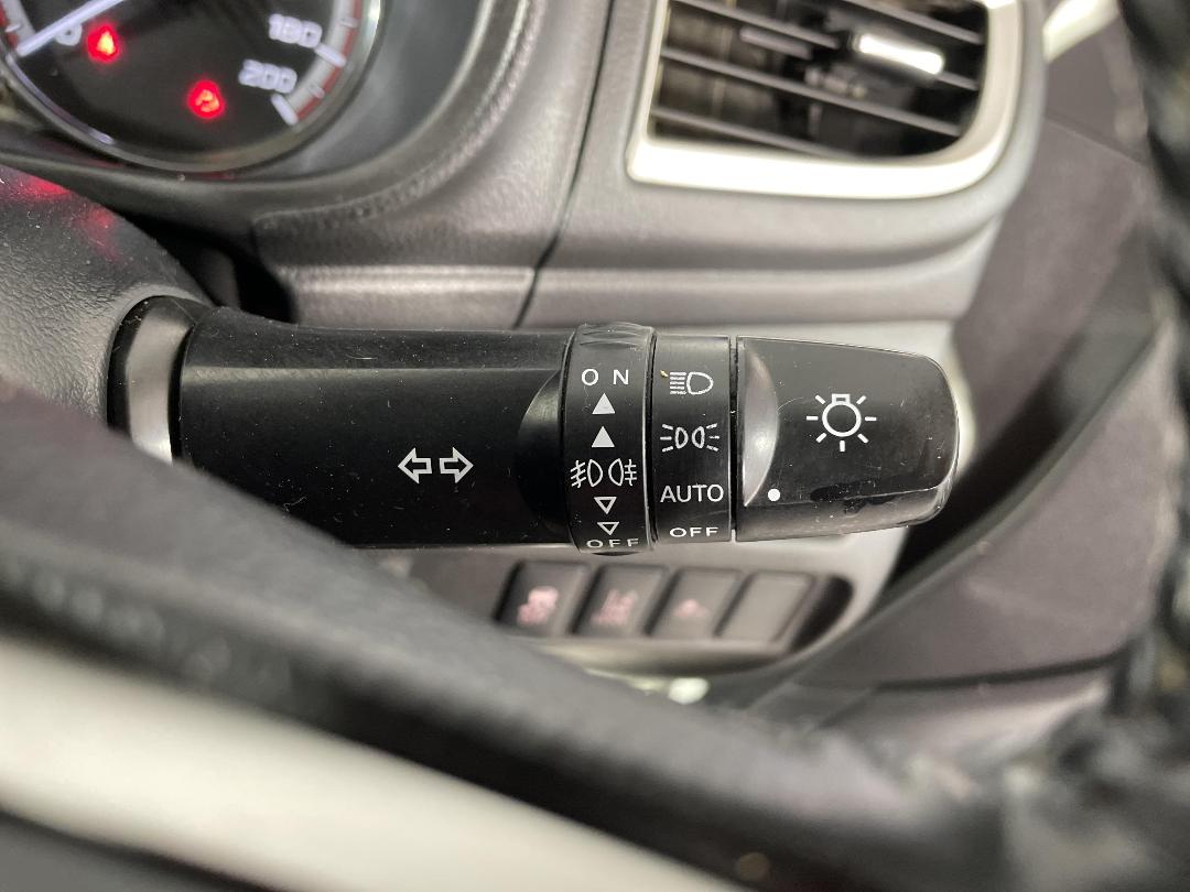 Photo '32' of Mitsubishi Triton