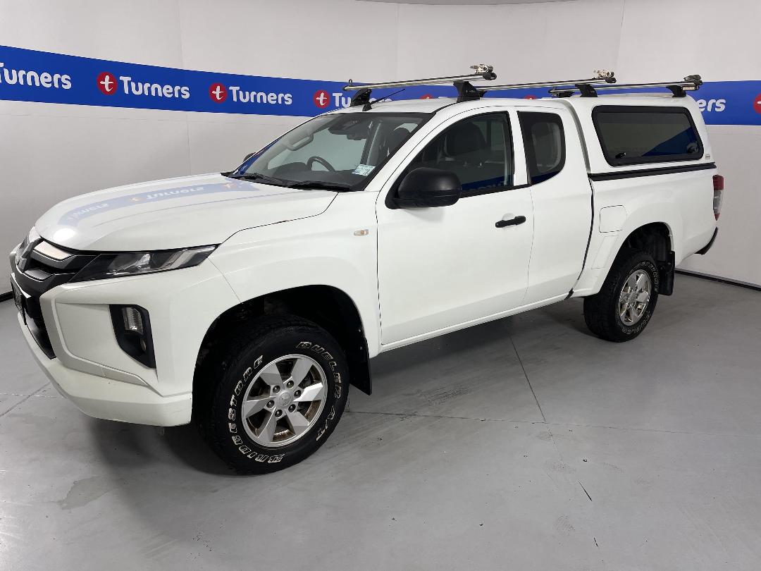 Photo '4' of Mitsubishi Triton